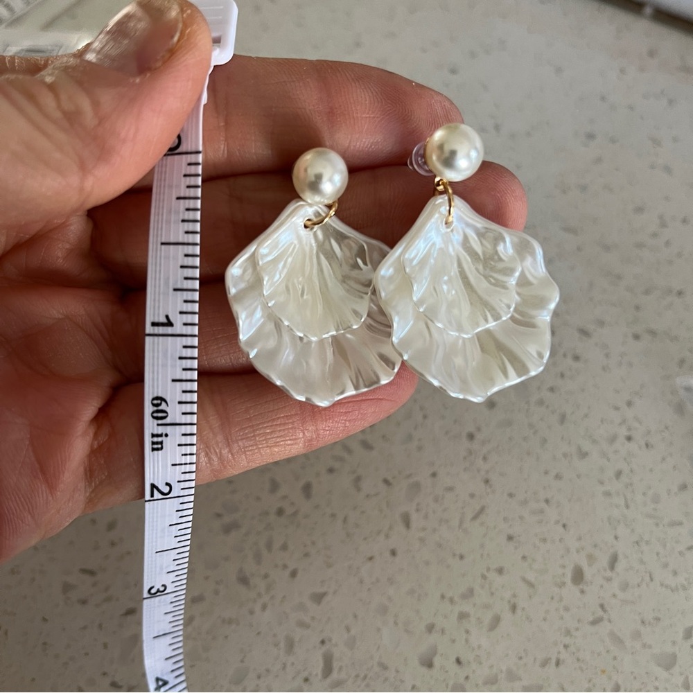 Faux Pearl Decor Shell Design Drop Earrings - Picture 5 of 8